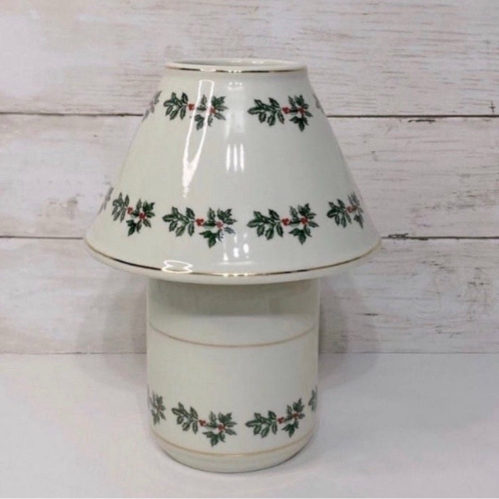 NWOT Formalities Holiday Porcelain Candle Lamp PRICE FIRM